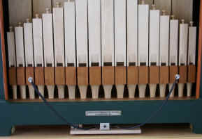 Micro_orgue.JPG (244535 octets)