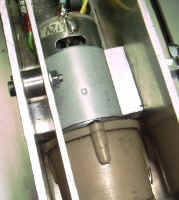 Moteur_poincon_refroidir.JPG (30354 octets)